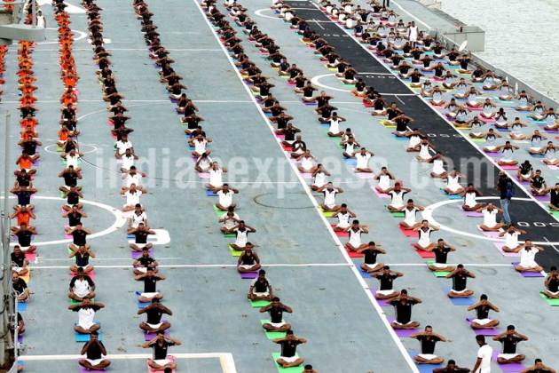 international yoga day, yoga day, yoga, INS viraat, INS viraat yoga, submarine INS Sindhughosh yoga, mumbai yoga