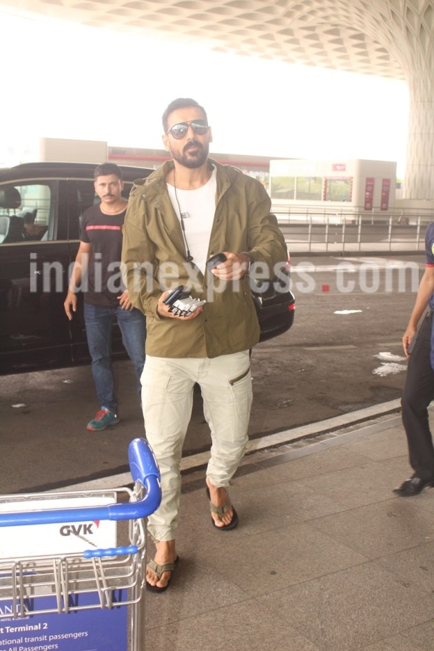 John abraham, john abraham pics, john abraham hot photos, john abraham recent photos,