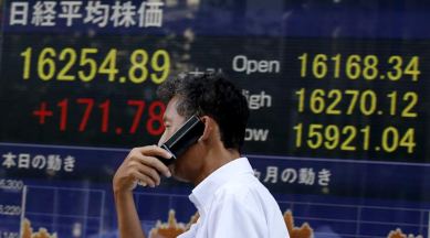 Asian markets fall as China, US ready for more tariffs