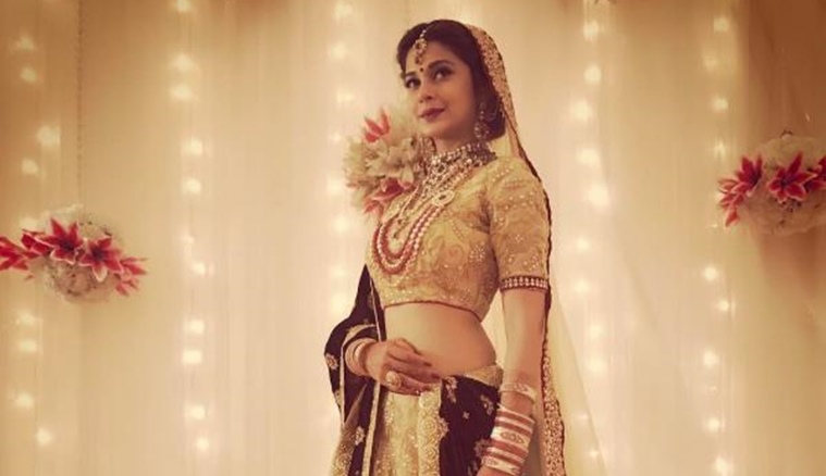Jennifer Winget Stuns in Red Hot Off-Shoulder Blouse And Matching Saree -  See Viral Photos