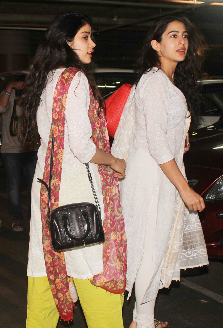 When Jhanvi Kapoor and Sara Ali Khan twinned with the same