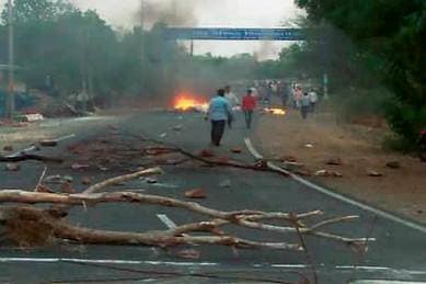 Mandsaur city curfew, curfew in Mandsaur city lifted, Mandsaur city curfew lifted, Madhya Pradesh farmers protest, India news, Manoj Kumar Singh, National news, Latest news, India news, National news,