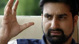 Mirwaiz Umar Farooq detained after he defies house arrest