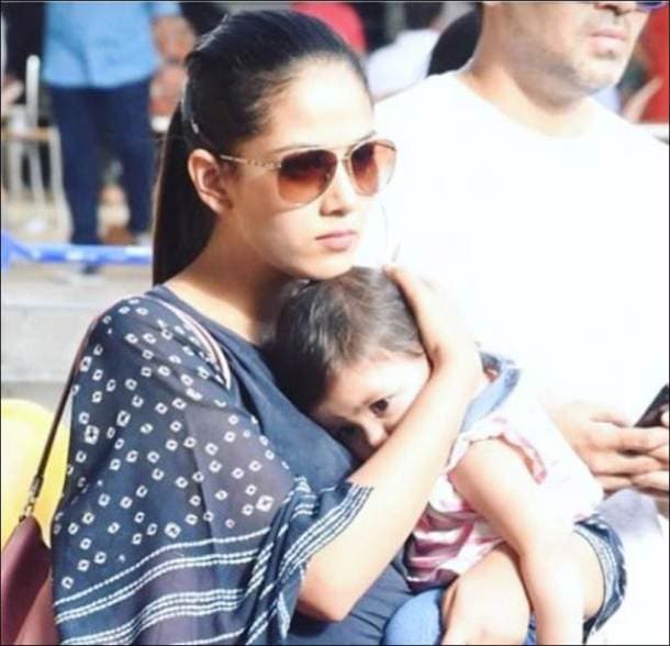 Shahid Kapoor’s baby girl Misha Kapoor is in mommy Mira Rajput’s arms