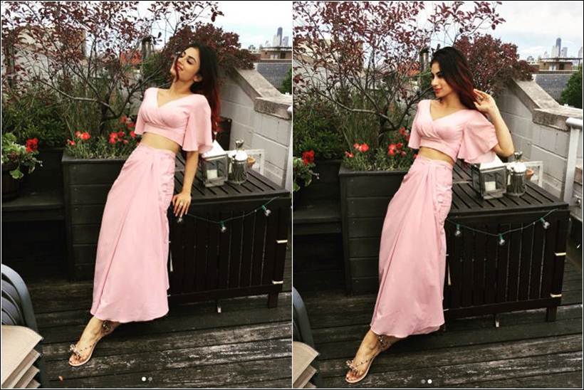 mouni roy pose, mouni roy hot images, mouni roy naagin 2, mouni roy career, mouni roy images