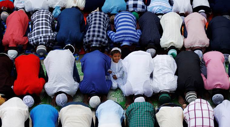 Eid ul-Fitr 2017 LIVE updates, eid, eid 2017, Eid al-Fitr 2017, eid in india, muslims eid, muslim celebrate eid, eid celebration, jama masjid, eid food, indian express news, india news