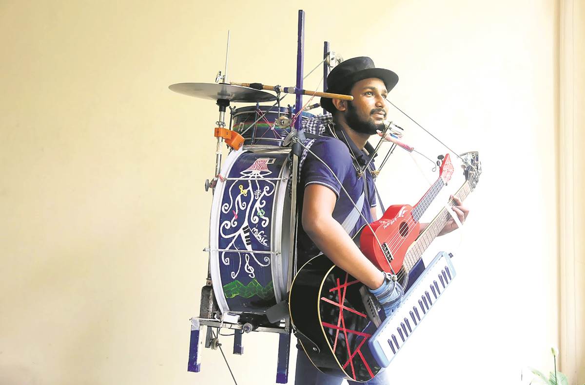 one-man-band-gladson-peter.jpg