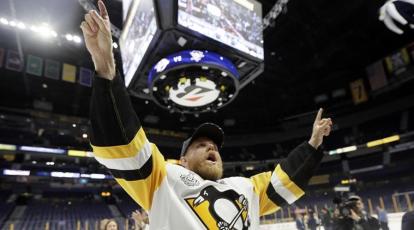 Pittsburgh shuts out Nashville to win second straight Stanley Cup