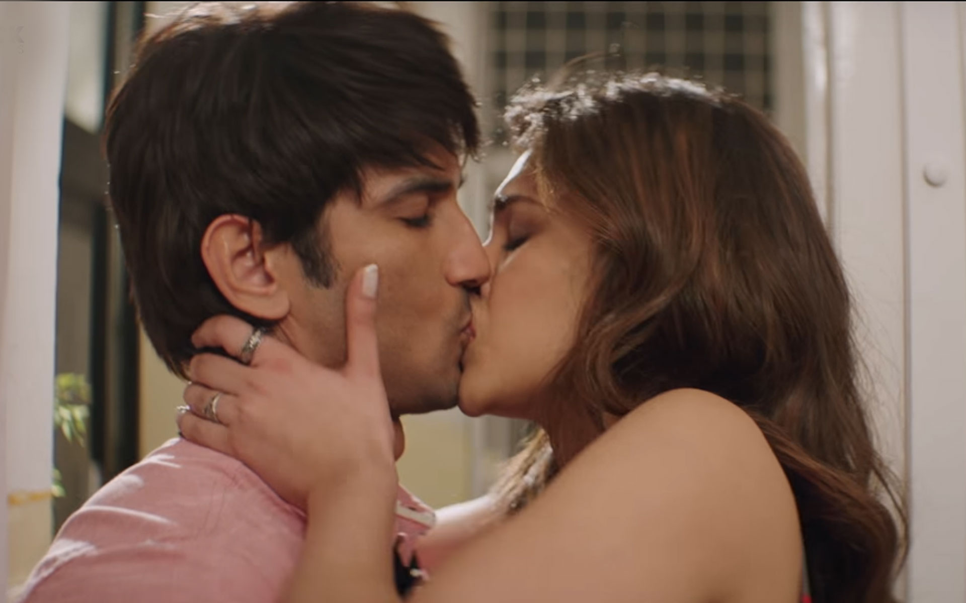Kriti sanon hot scene