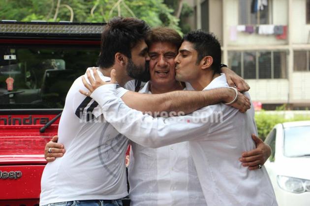 Raj Babbars Birthday Bash With Sons Prateik And Aarya Was More Like A