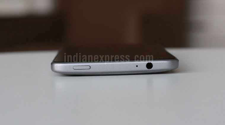 Smartron, Smartron srt.phone, Srt phone review, Sachin phone review, Sachin Tendulkar phone, SRT.phone full review, Srt phone review specs, SRT phone full specifications, SRT phone price in India
