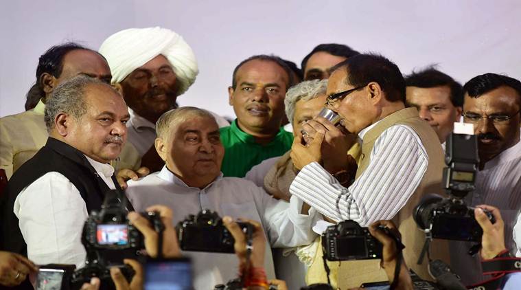 shivraj singh chauhan, shivraj singh chahuhan fast, mandasur protest, farmer protest, madhy pradesh farmer protest
