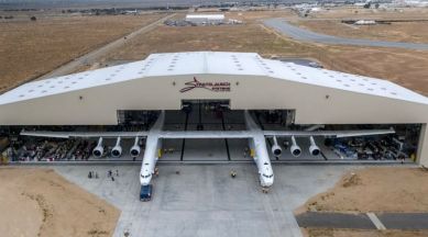 Virgin Galactic, unpowered test flight, space tourism spacecraft, glide flight, VSS Unity