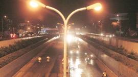 Blame lack of streetlights on unpaid bills, says Delhi firm