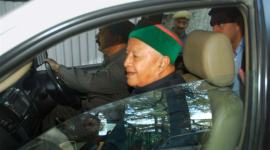 As race for CLP leader’s post hots up, Virbhadra tries to keep flock together