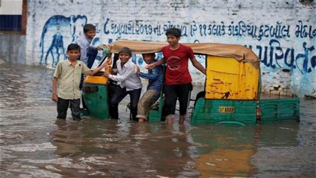 Flood fury in parts of Gujarat as heavy rainfall continues | India News ...