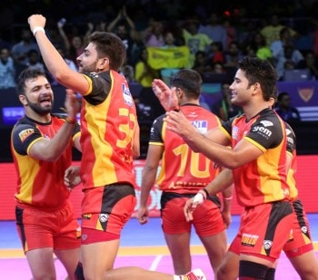Pro Kabaddi 2017: Rahul Chaudhari records milestone; U Mumba, Bengaluru Bulls win | Sports Gallery News,The Indian Express Pro Kabaddi 2017: Rahul Chaudhari records milestone; U Mumba, Bengaluru Bulls win | Sports Gallery News,The Indian Express