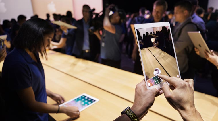 Apple, Apple ARKit, Apple ARKit iPhone, Apple AR iOS, What is ARKit, Apple iPhone, Apple iOS AR, Augmented Reality, Augmented Reality on iPhone