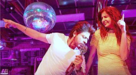 beech beech mein, beech beech mein stills, beech beech mein song, beech beech mein jab harry met sejal, beech beech mein shah rukh, beech beech mein anushka sharma