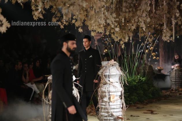 Tarun Tahiliani, India Couture Week 2017, India Couture Week, Tarun Tahiliani bridal collection, Tarun Tahiliani ICW 2017, Indian Express, Indian Express News