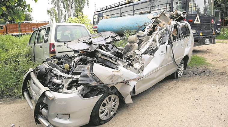 delhi, delhi accident, delhi road accident, delhi truck accident, delhi traffic accident, delhi news