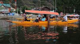 Dal Lake, srinagar, srinagar tourism, srinagar Dal Lake, shikara ride, shikara ride price, dal lake tourism, Dal Lake shikara, kashmir beauty, indian express, india news