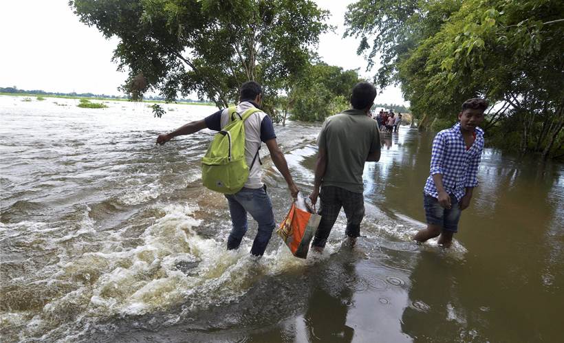 Assam flood, assam kaziranga national park, kaziranga floods, assam floods death toll, assam floods submerged, assam heavy rain, Sarbananda Sonowal, latest news, india news, indian express news