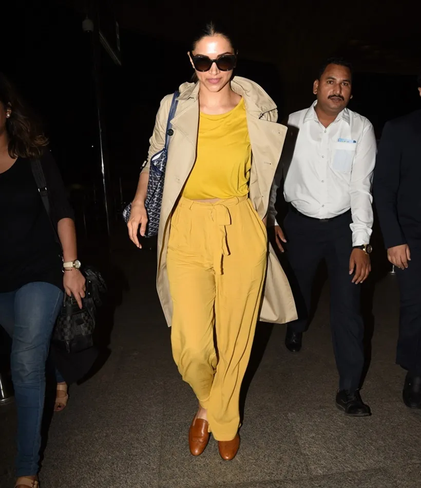 Deepika Padukone's black Bottega Veneta bag comes at a staggering