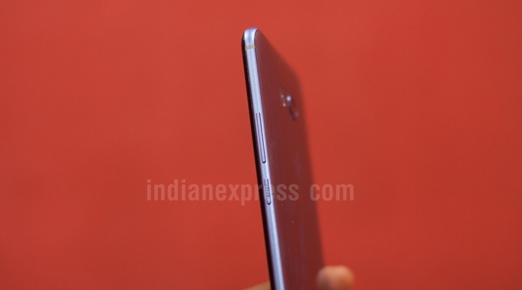 HTC U11 review, HTC, HTC U11 price in India, HTC U11 features, HTC U11 India price