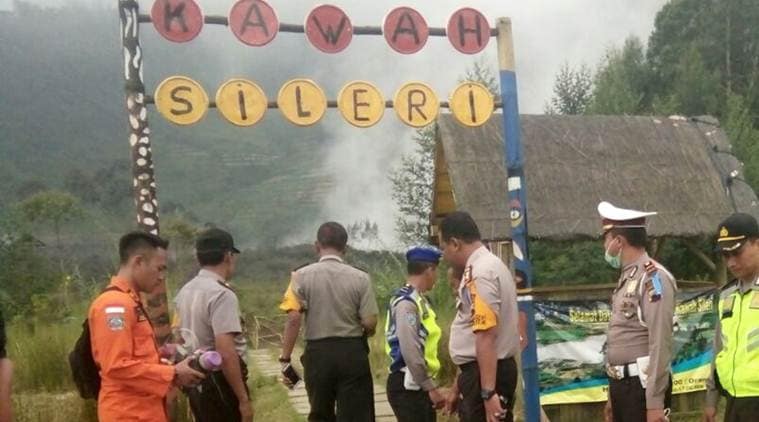 Indonesia, Indonesia volcano, Indonesia volcanic eruption, Sileri Crater, Dieng Plateau, volcanic eruption, volcano, world news