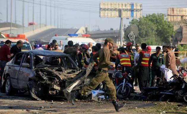 Lahore blast, lahore suicide blast, pakistan blast, Lahore blast death, pakistan news