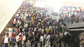 Delhi Metro, metro glitch, Delhi metro glitch, blue line, violet line, DMRC,