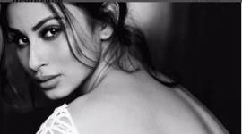 mouni roy, mouni roy hot photos, mouni roy gold, mouni roy images