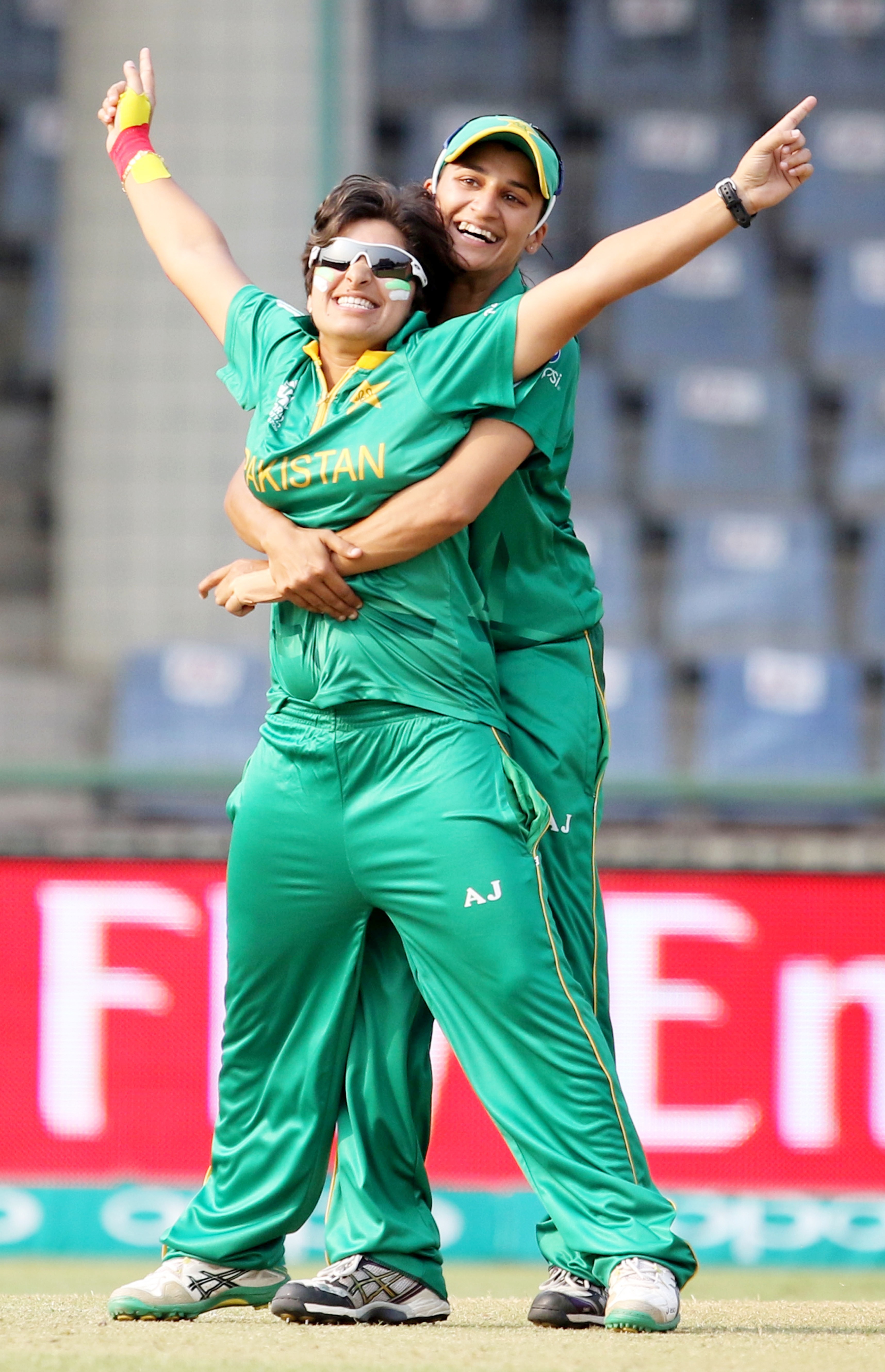 Meet Pakistan Womens Cricket Team Captained By Sana Mir The Indian