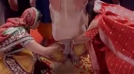 Raghubar Das, Raghubar Das feet washed, Raghubar Das video, Jamshedpur, Jharkhand, Guru Mahotsav, india news