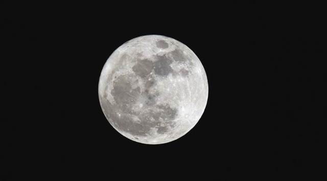 life in moon, water in moon, is there water on moon, Earth, earth's moon, space, latest space news, latest science research, science, science news