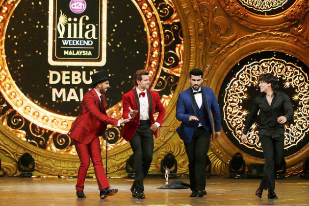 ranveer singh iifa, hrithik roshan iifa, arjun kapoor iifa, ranveer arjun photos iifa, tiger shroff photos iifa