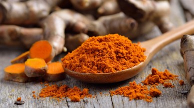 uses of turmeric, how to remove blackheads, how can you stop anti ageing with turmeric, Indian Express, Indian Express News