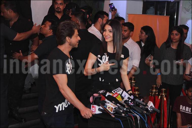 Jab Harry Met Sejal, shah rukh khan, anushka sharma, Jab Harry Met Sejal song Beech Beech Mein, shah rukh khan images, anushka sharma images
