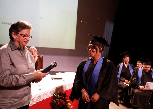 crack user, former crack addict, fabiana silva, São Paulo trash pickers, fabiana silav trash picker, drug market, south america drug market