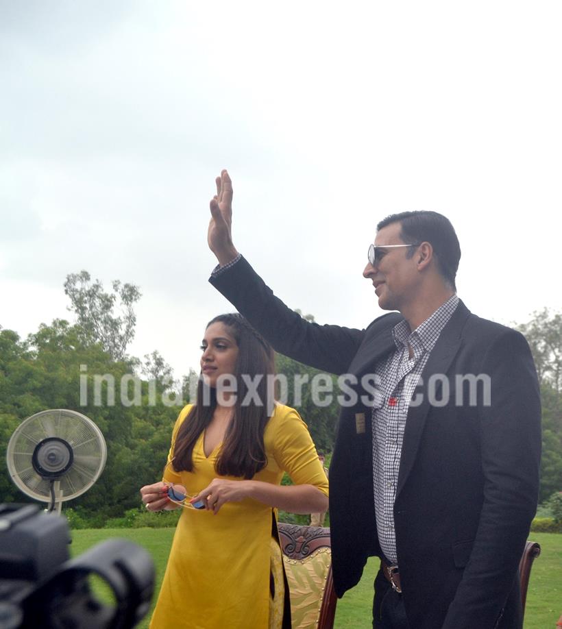 akshay kumar, bhumi pednekar, toilet ek prem katha, akshay kumar pic, bhumi pednekar, pic