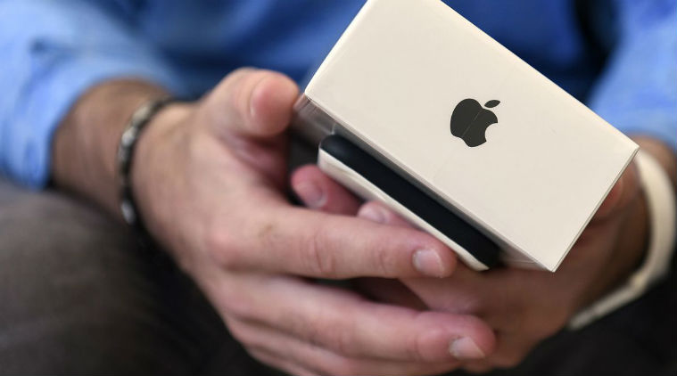 Apple, Apple revenue, Apple revenue forecast, iPhones, Apple iPhones