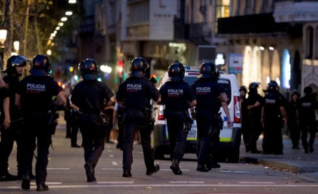 barcelona terror attack, barcelona van attack, barcelona terror attack, barcelona attack death toll, barcelona city centre, las ramblas, placa catalunya, spain van accident, barcelona news, latest news