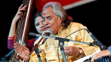 Arati Ankalikar, Indrani Mukherjee, Pt Chhannulal Mishra, Kamani Auditorium, thumri festival, musical evenings, Indian express news, Indian express