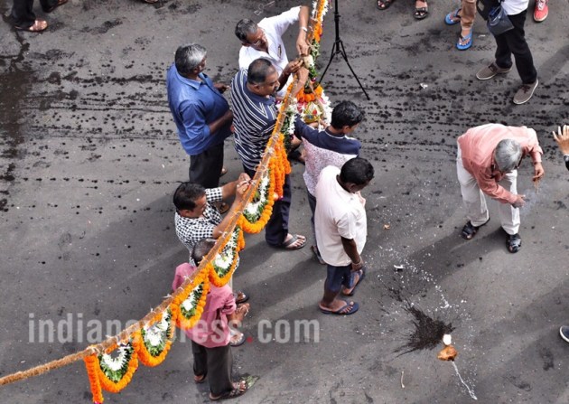 Krishna Janmashtami 2017, janmashtami, krishna janmashtami, happy janmashtami, lord krishna, janmashtami photos, happy janmashtami pictures, janmashtami preperations, indian festival, festival photos, indian express