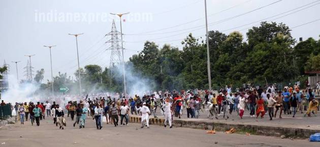gurmeet ram rahim singh conviction, gurmeet ram rahim singh, panchkula violence, dera followers violence, dera supporters violence, violent clashes, panchkula, punjab, haryana, sirsa, photos,panchkula violence photos, indian express news