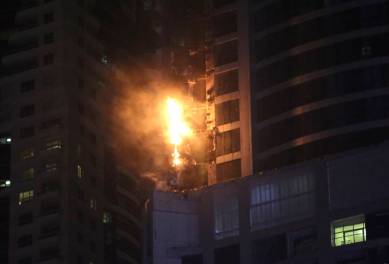 Dubai fire, Dubai marina torch fire, dubai residential building fire, dubai tower fire, UAE fire, World news, Indian Express