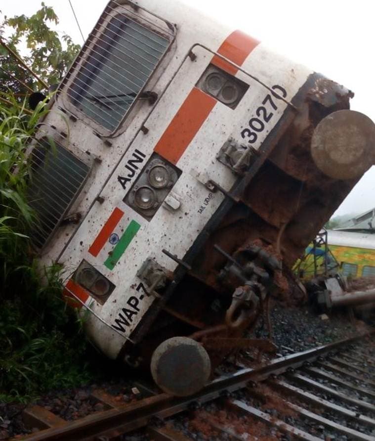 NagpurMumbai Duronto Express derails highlights 9 coaches go off