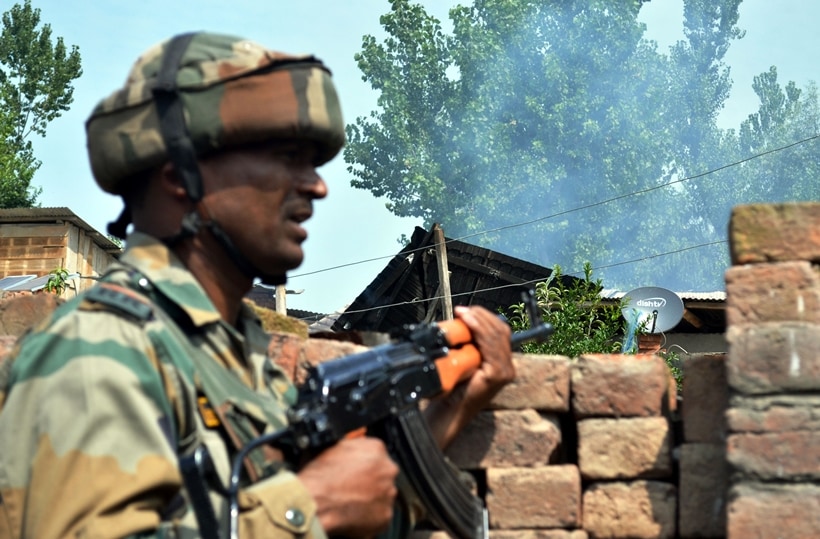 Abu Dujana, Jammu and Kashmir, Lashkar e Taiba, Pulwama encounter, pulwama encounter photos, pulwama protests, pulwama protest photos, abu danjana encounter photos, Abu Dujana killed, LeT Commander killed, LeT terrorist killed, Lashkar e Taiba, LeT militant Abu Dujana,Kashmir LeT terrorist, latest photos, indian express