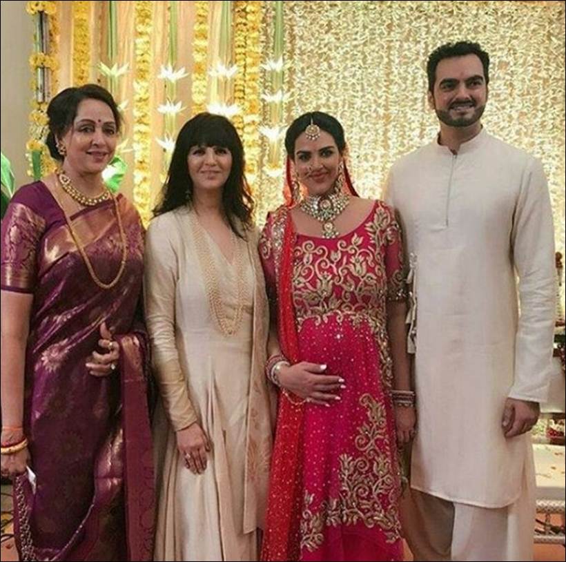 esha deol hema malini, esha deol baby shower, esha deol god bharai, esha deol marriage, jaya bachchan esha deol, esha deol baby shower photos